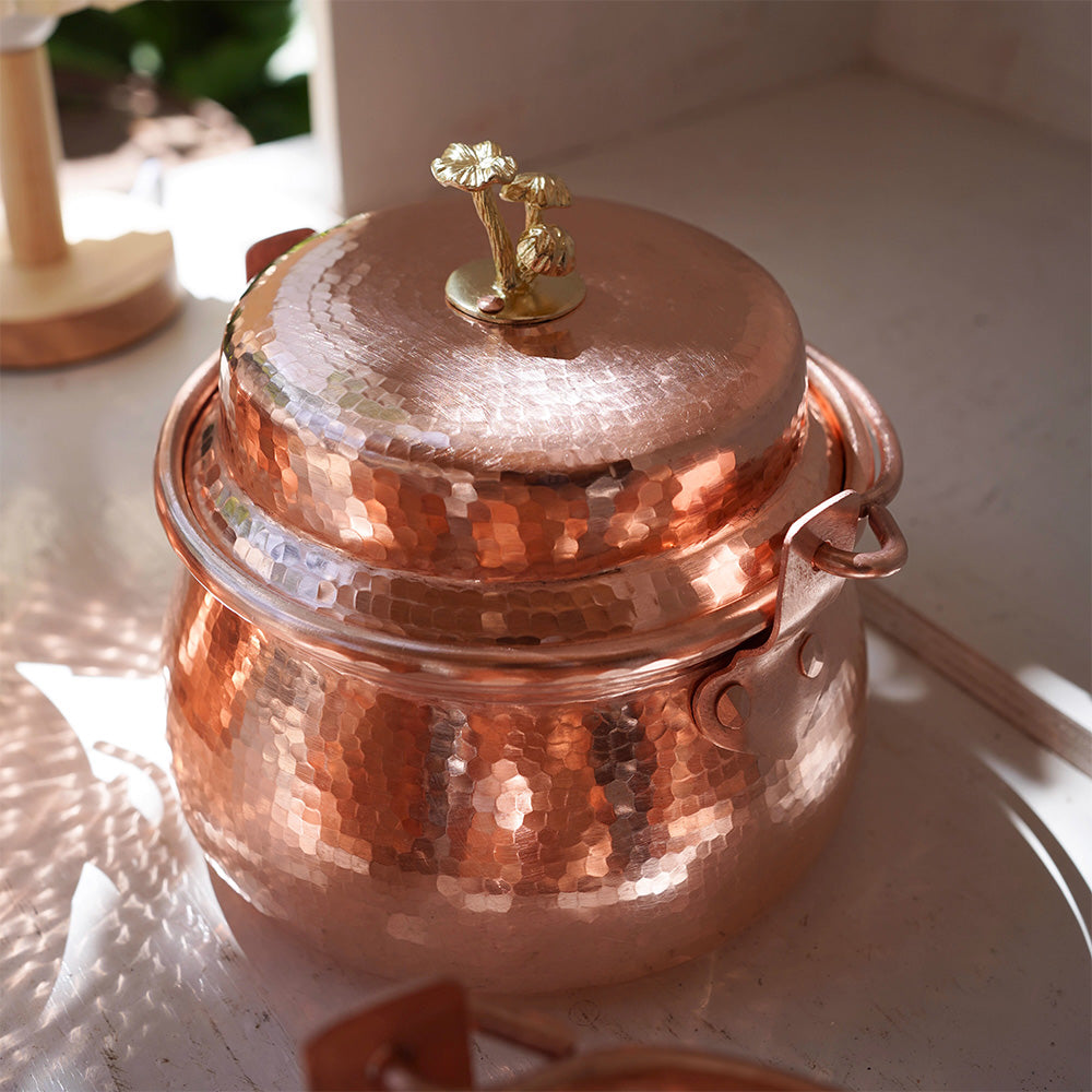 Chinese traditional handicraft - Yunnan copper pot