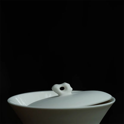 White Porcelain Cup With Lid