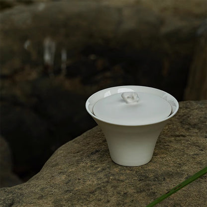 White Porcelain Cup With Lid