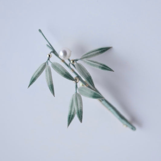 Mini Bamboo Leaf Velvet Flower Brooch | Gentle yet resilient bamboo and moon  intangible cultural heritage, handcrafted velvet flowers